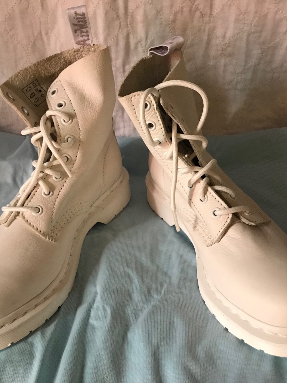 Doc Martens new white lace up boots soft leather 8 US
